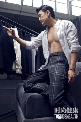 花10万订做西装,收入一半买雪茄!有一种霸道总裁叫做王耀庆