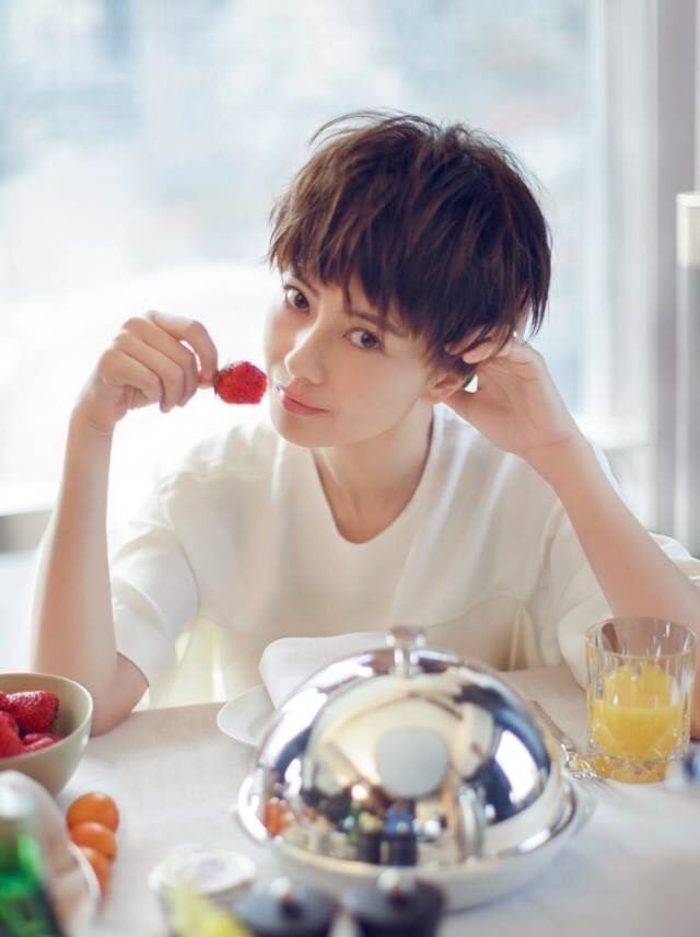 她的衣品,她的发型穿搭才是流行范本