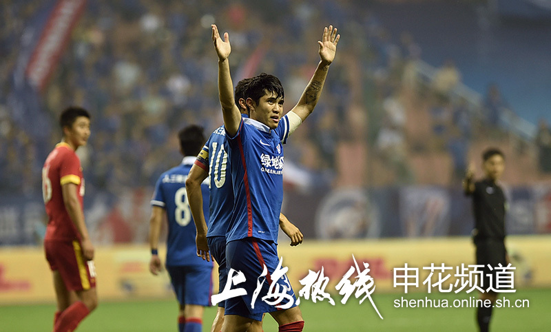 这一次是真的！李建滨收获首球跪地激情庆祝献飞吻送娇妻