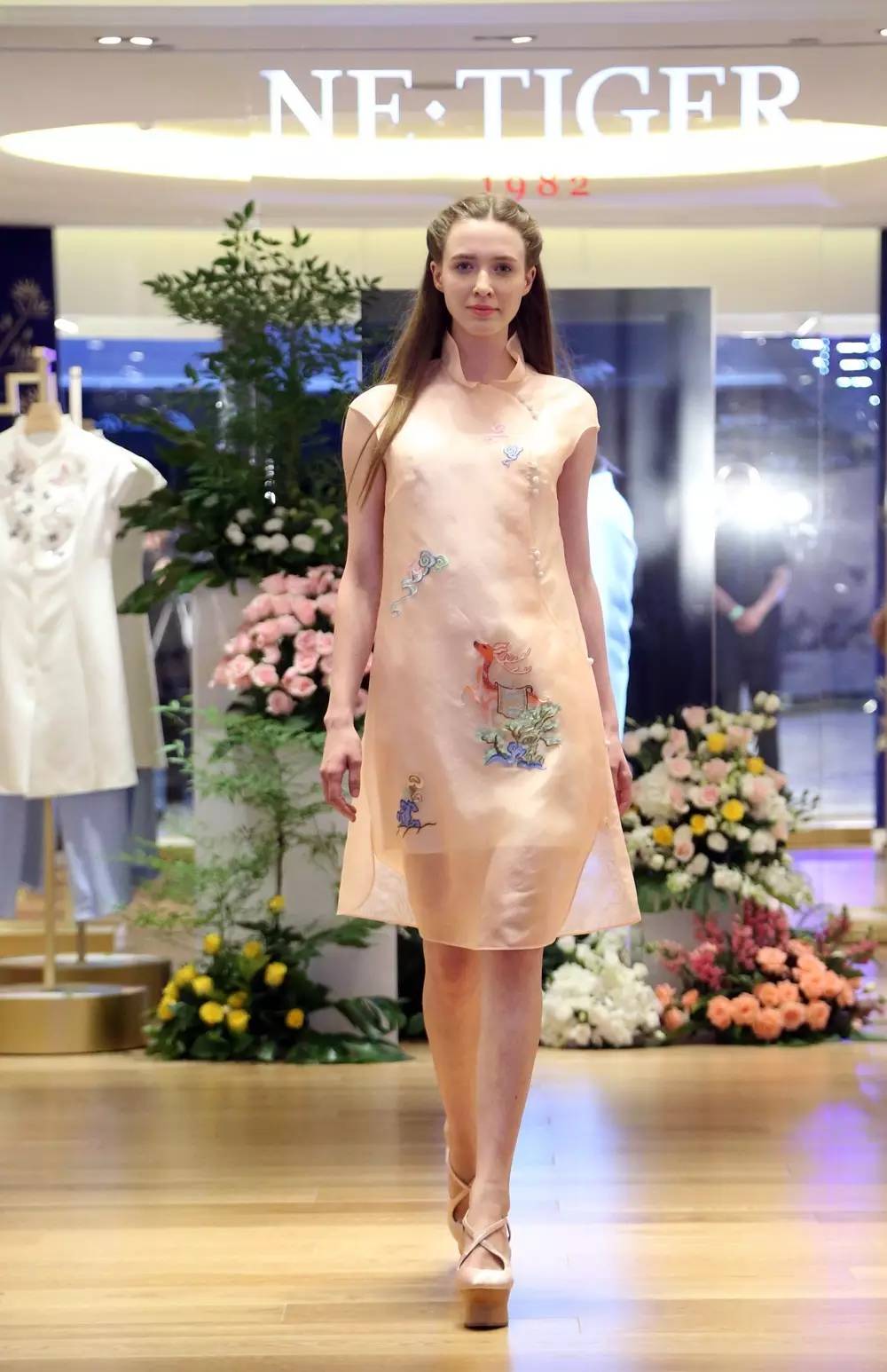 尚品|美衣、美食、美酒、美人,去NE·TIGER高级成衣店享受“四美”!