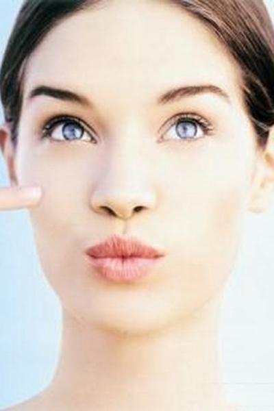 乳晕长毛是怎么回事,美女们不要担心