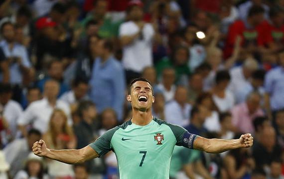 c罗的弹跳力和孙兴慜的爆发力,c罗才是弹跳力最惊人的