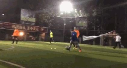 鹿晗踢球明星队,鹿晗踢球什么水平