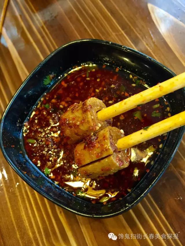 我发现了一家贼盖贼盖的串串他家的冒菜堪称神品！