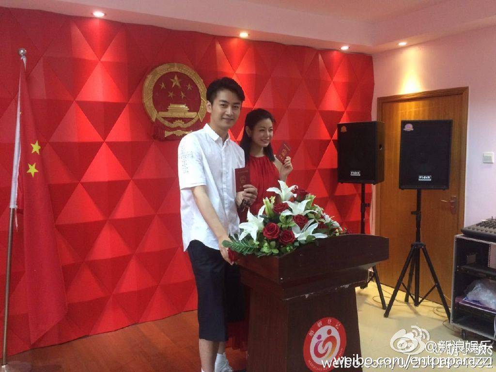 陈晓陈妍希一家三口出席活动,陈晓陈妍希回合肥