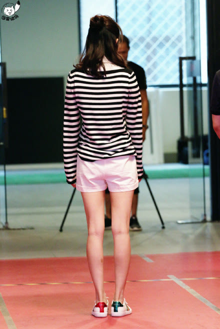 杨幂周一见!最会穿衣的女神*服私**都不过500元