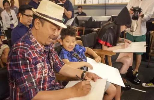 黄多多烧钱式教育,黄多多年薪多少钱