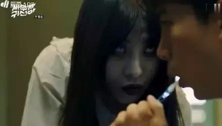 想看《打架吧鬼神》消暑结果被秀一脸，接吻能恢复记忆是什么鬼