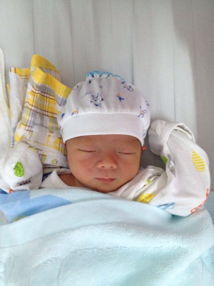 分享顺产经历不为人知的产后恢复,顺产八斤无侧切无撕裂好不好