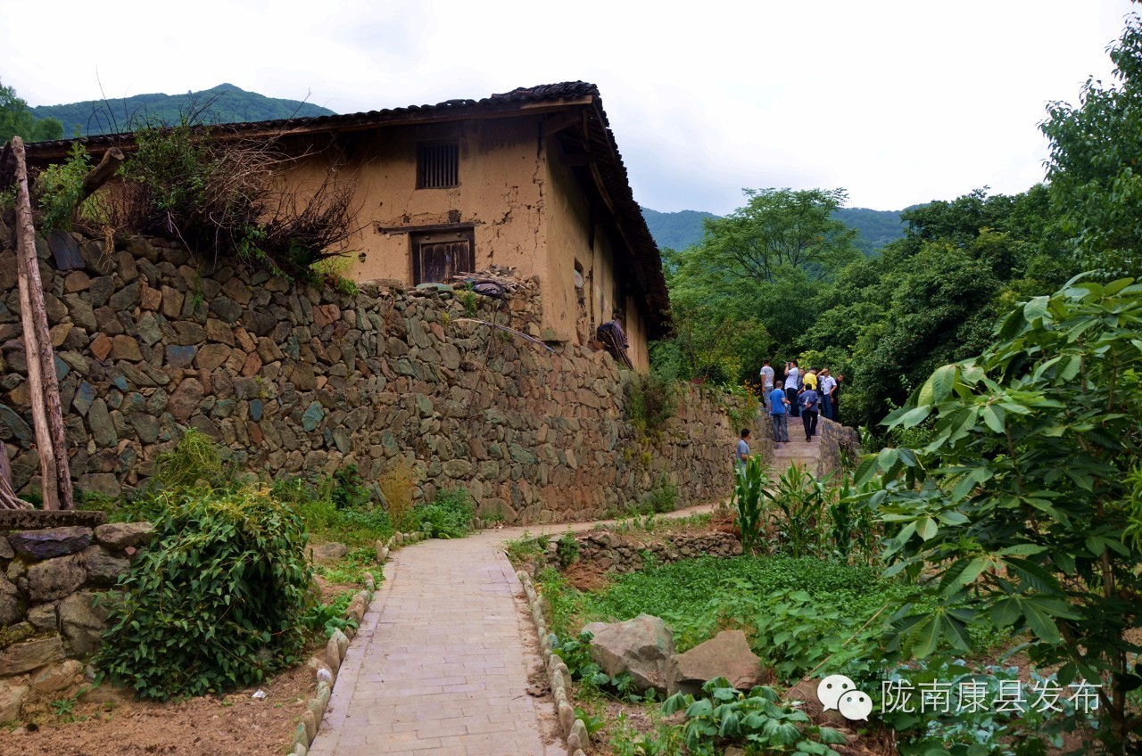 古村焕新颜，乡愁留心间