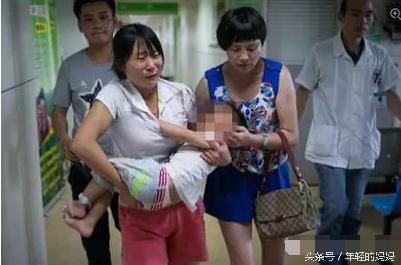 儿童眼睛被剪刀插进去,小孩剪刀刺中眼睛