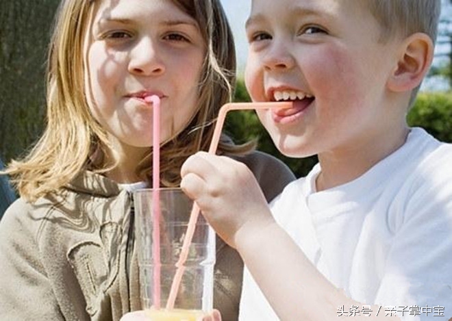 17岁小孩胃炎的症状有哪些,小孩子有胃炎后一辈子都会有吗