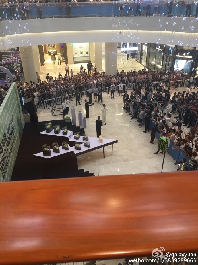 巨星韦德打路人球,篮球明星韦德冬天照片