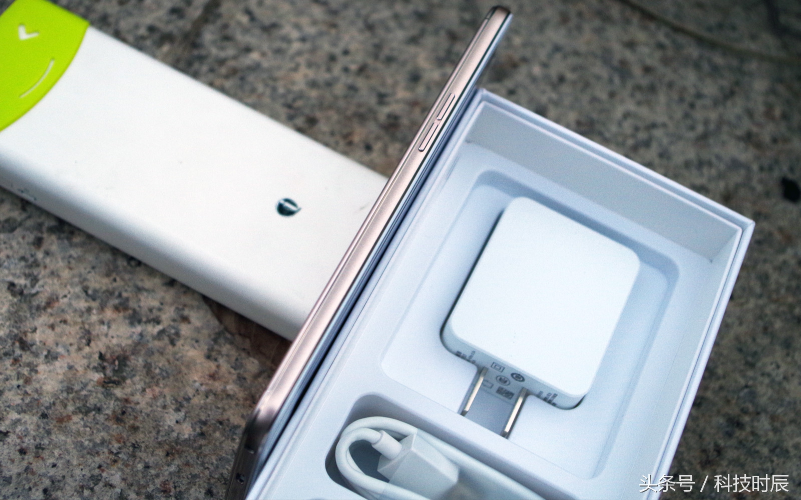 正面指纹解锁的千元机,oppo手机新款a59什么时候上市