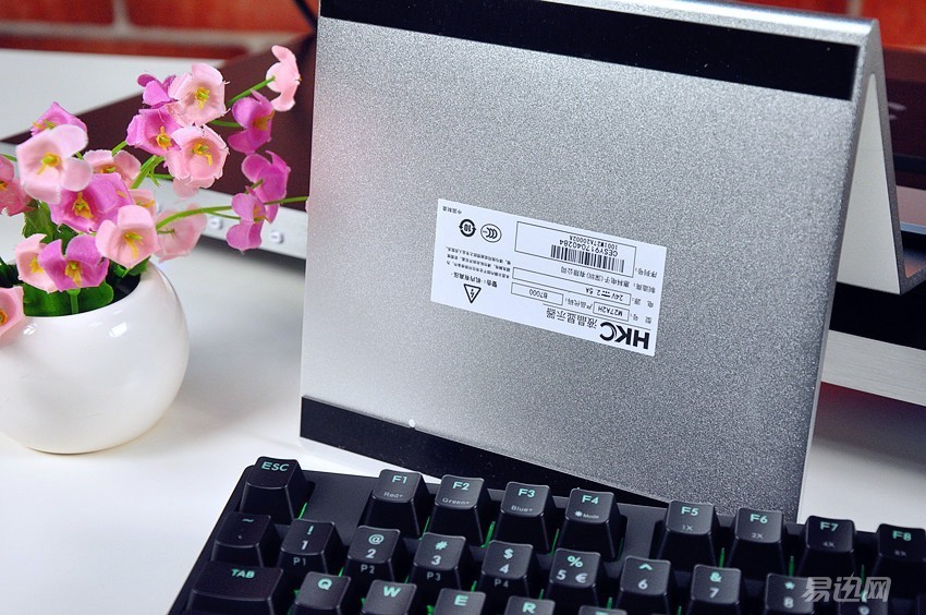 专门为设计师提供的一款显示器,设计师为什么喜欢苹果电脑