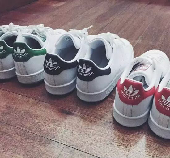 喏，你要的小白鞋都在这儿了