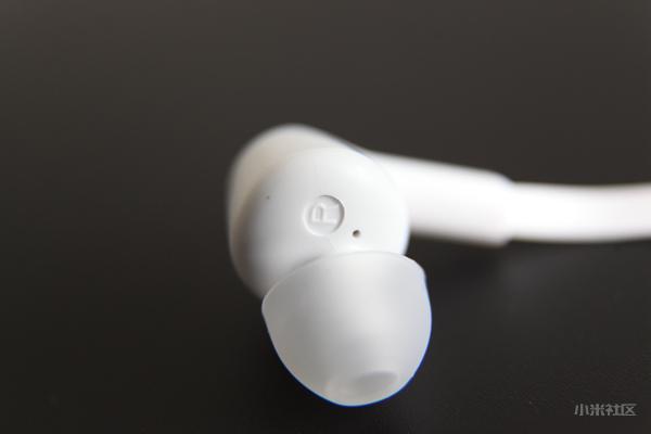 现在最值得入手的小米耳机,小米活塞耳机基础版和青春版