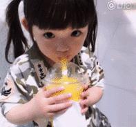 这个小吃货，萌哭了