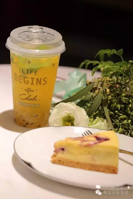 轻奢金x薄荷绿,原来你是这么一家茶饮店(文末教你刷我的卡