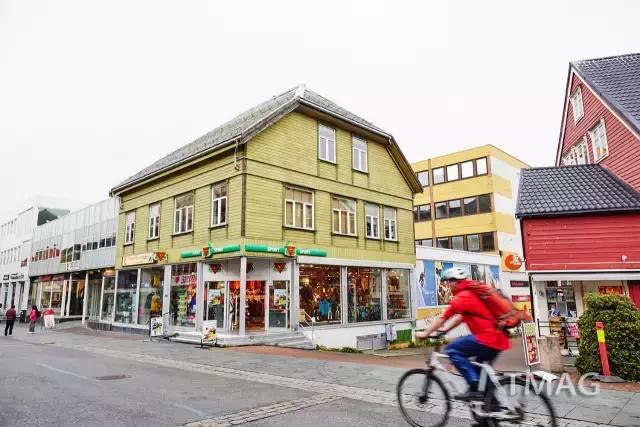 北欧看鲸鱼极光,看极光追逐鲸鱼