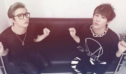 薛之谦向大张伟表白了，并向他扔了一首《花儿和少年》！