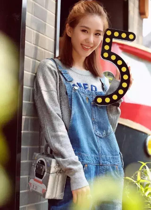 高圆圆最新背的包包,高圆圆剧中包包