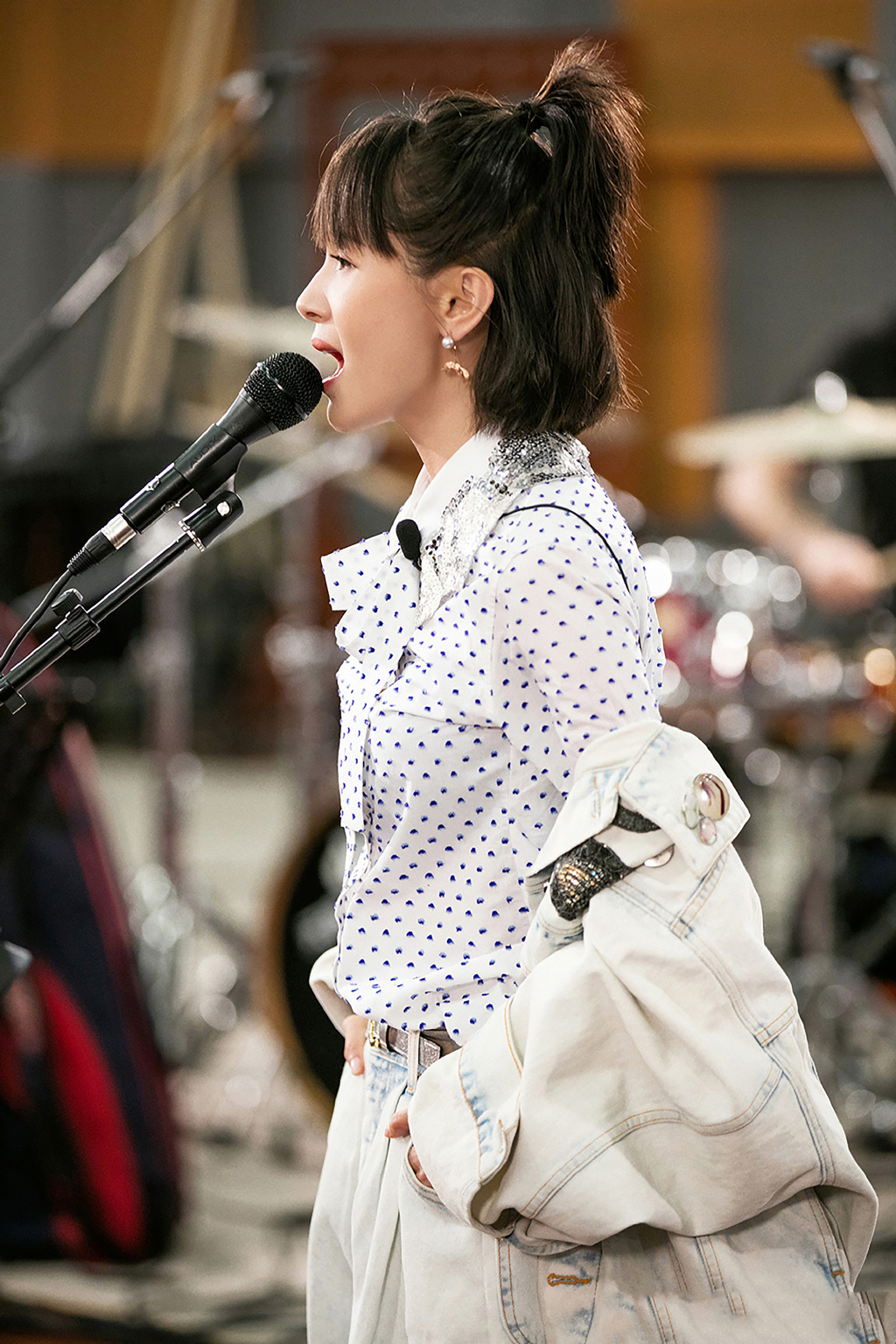 王子文的丸子头为什么非常聪明呢 (低马尾慵懒蓬松丸子头 王子文)