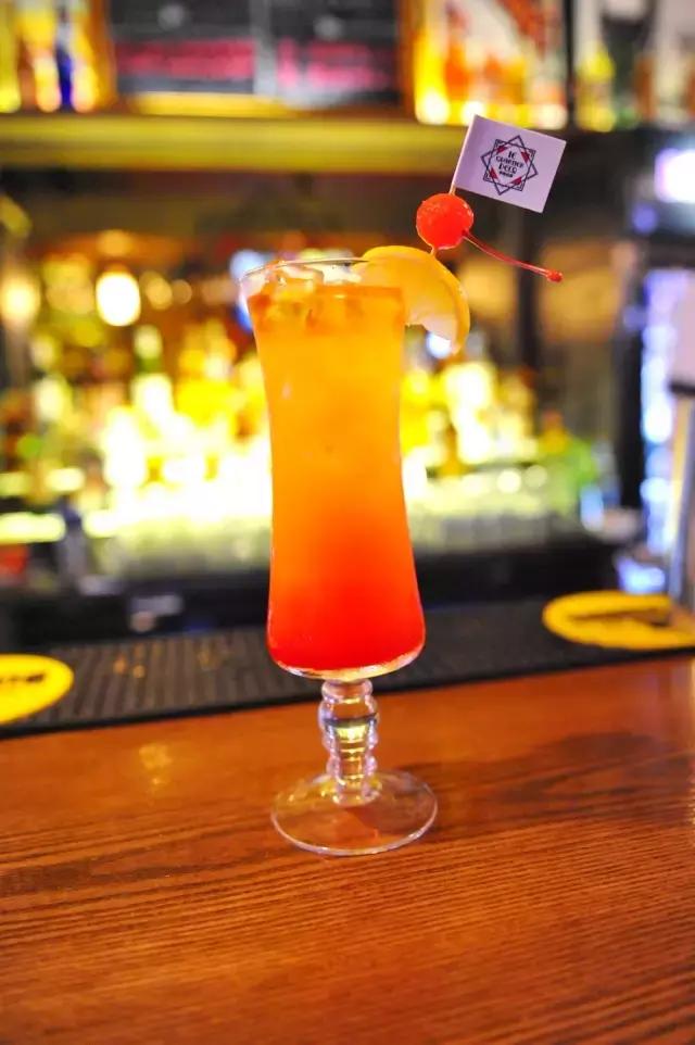 鐏孩閰掔豢澶嶅彜,鐏孩閰掔豢娓呭惂