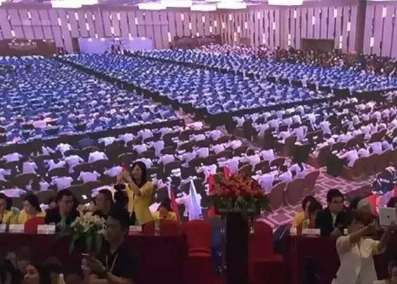 万人大赛完整版视频,世冠总决赛万人现场