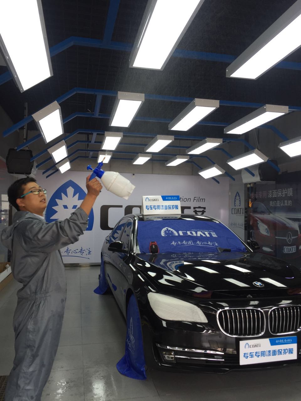 打蜡封釉镀晶和车衣哪个好,打蜡封釉贴膜和隐形车衣