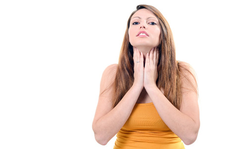 女生有喉结是怎么回事正常吗,男生有喉结女生为什么没有喉结