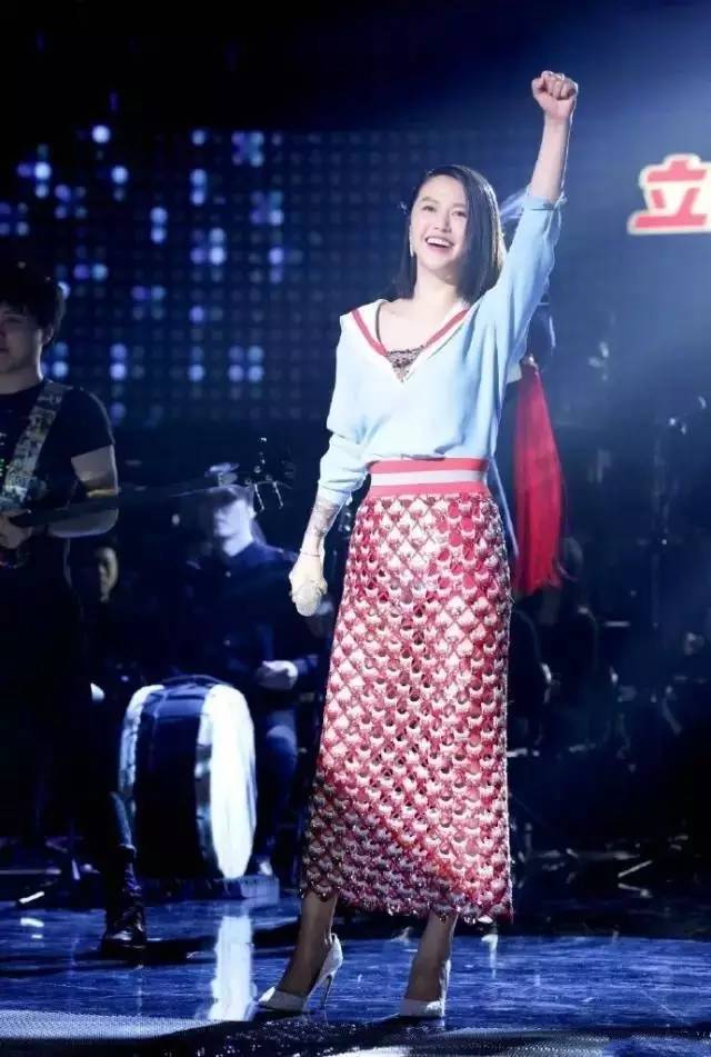 明星撞衫成街衣！品牌公关还不引咎辞职？