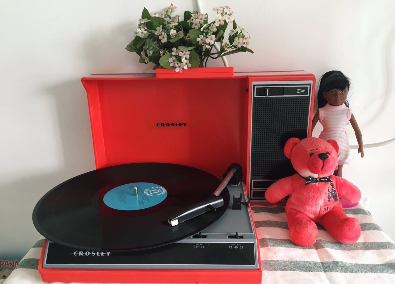 女生花1700改造破旧出租屋,90后女生独自租房改造毛坯房