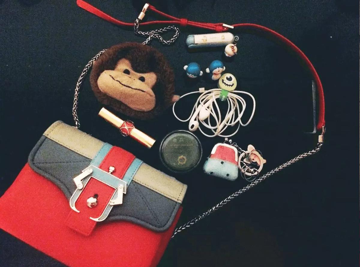 粉丝寄来的包,粉丝寄来了一箱包包