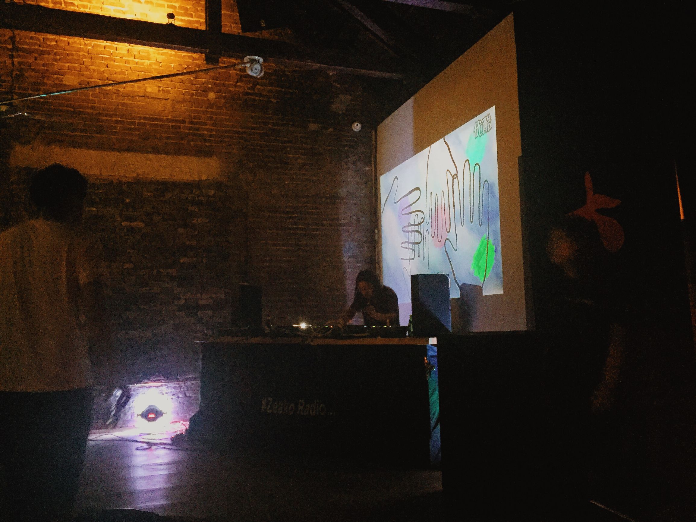 #ZeakoRadio如何度过一个不尴尬不无聊的深夜电趴