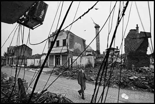 经历了枪林弹雨的岁月,经历了战场的腥风血雨