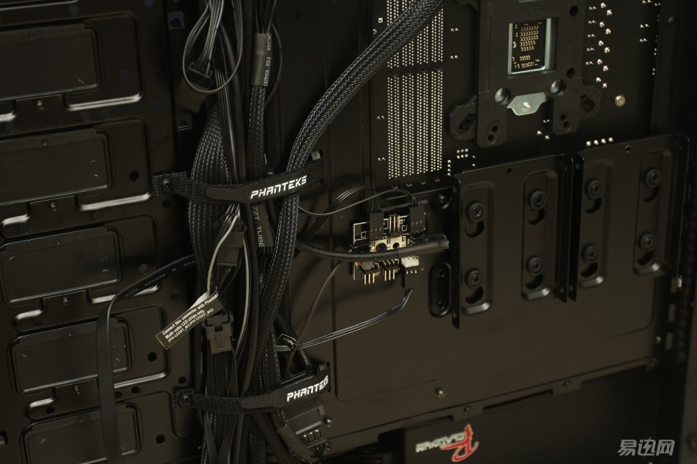 追风者515机箱可以装大主板吗,华擎b150装nvme