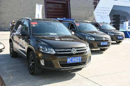 超多美图慎入！开神车，走丝路，这些不可思议的美景就在中国！