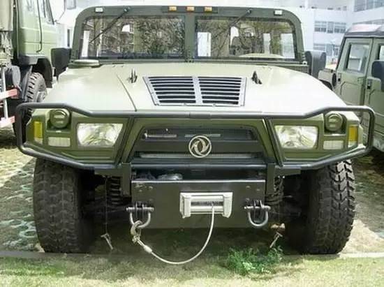 退伍老兵敬礼军车鸣笛感动想哭,中国军队老军车