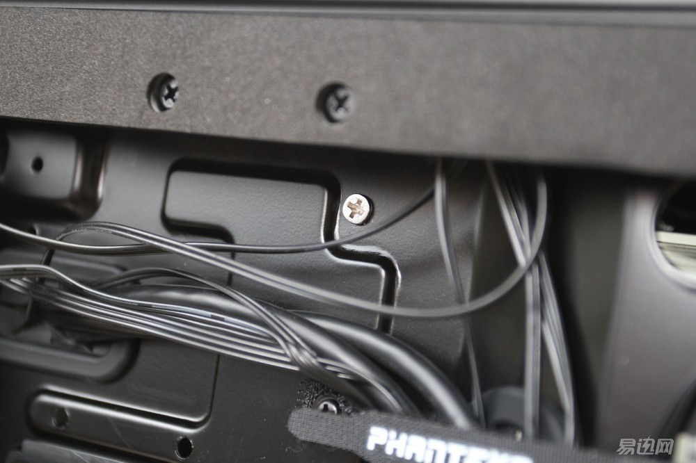 追风者515机箱可以装大主板吗,华擎b150装nvme