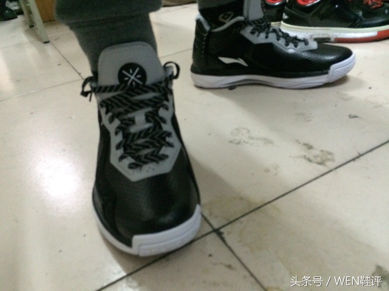 李宁李宁进击减震耐磨防水篮球鞋,篮球营养贴