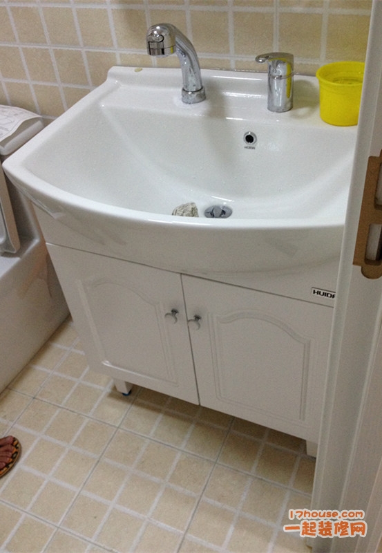 卫浴镜柜安装全过程,卫浴马桶花洒组合