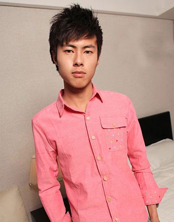 适合12岁男生帅气的短发型,适合22岁男生的成熟发型