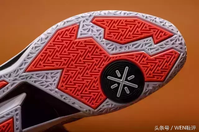 李宁李宁进击减震耐磨防水篮球鞋,篮球营养贴