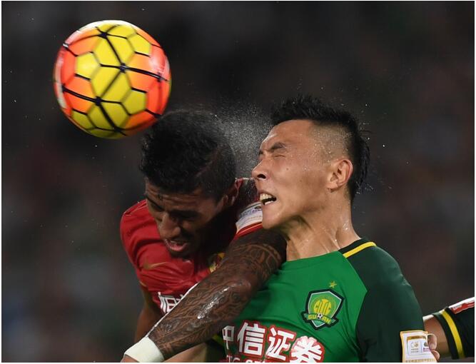 被种族歧视的足球员,遭种族歧视的球员