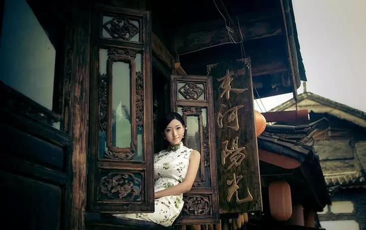 云南旅拍婚纱照推荐哪家最好,云南丽江拍婚纱照一套多少钱