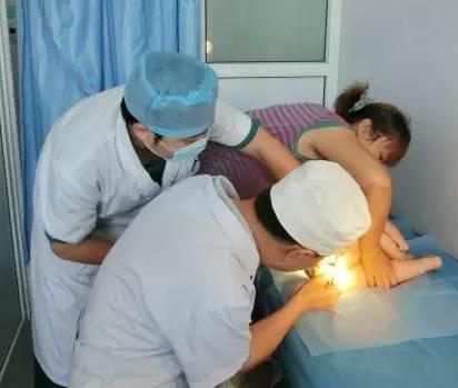 3岁多宝宝有便血怎么回事,宝宝便血三天了鲜红不痛能自愈吗