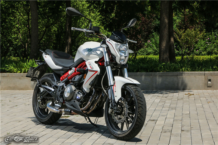 贝纳利bj300gs绿色,贝纳利bkx300试驾