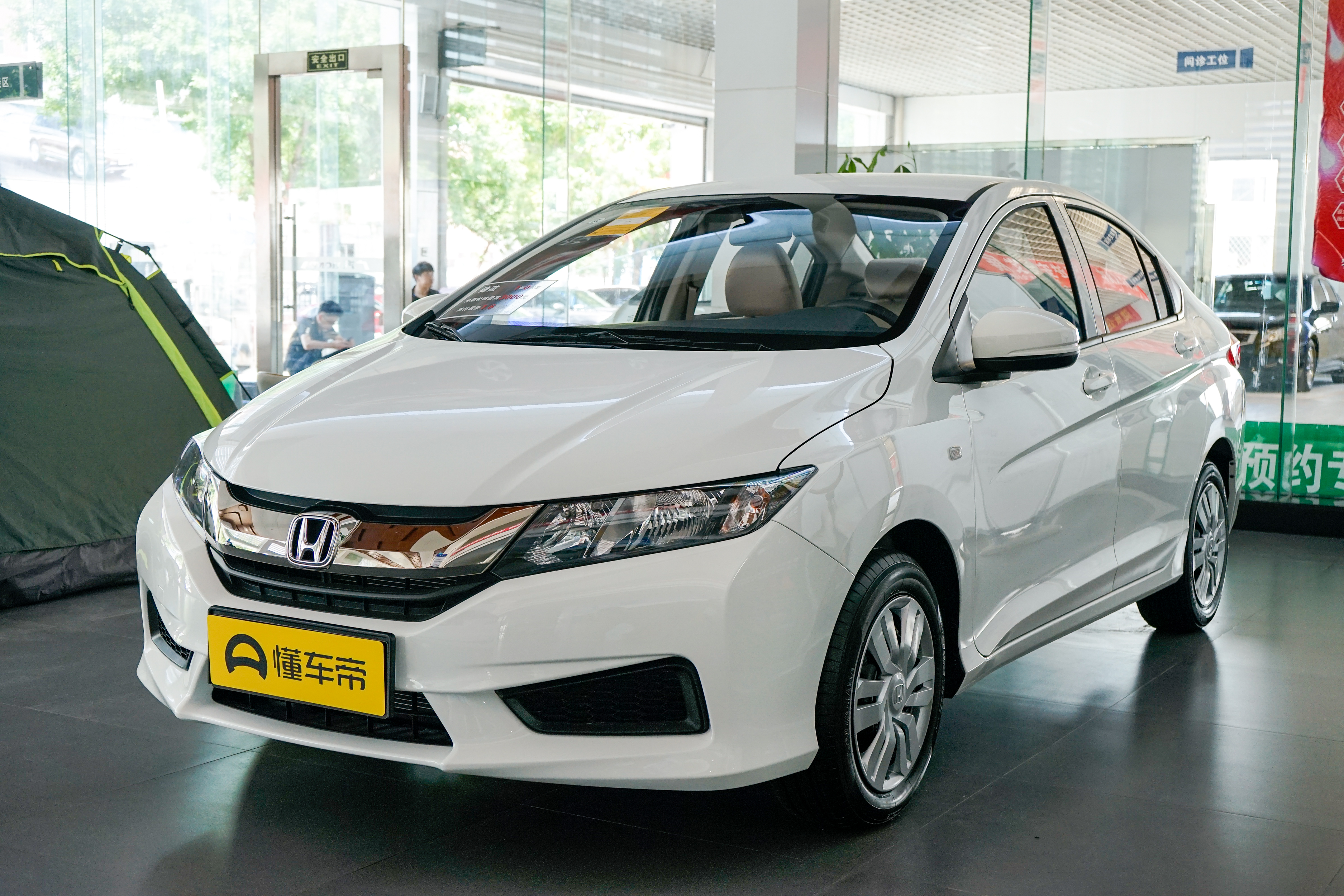 买本田哥瑞好还是本田锋范好,9万左右动力强劲的轿车