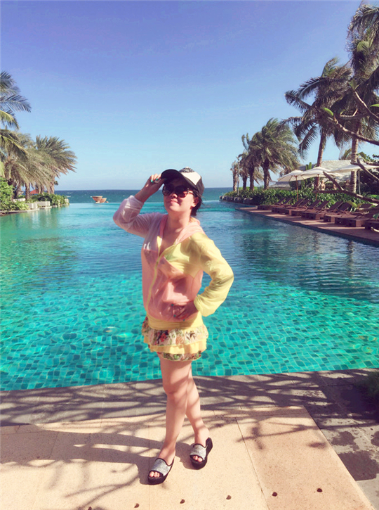 三亚旅行结婚纪念日,小两口结婚纪念日在家过二人世界